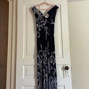 Long flowery maxi dress